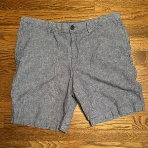 Banana Republic Men's Chambray Blue Flat Front Shorts